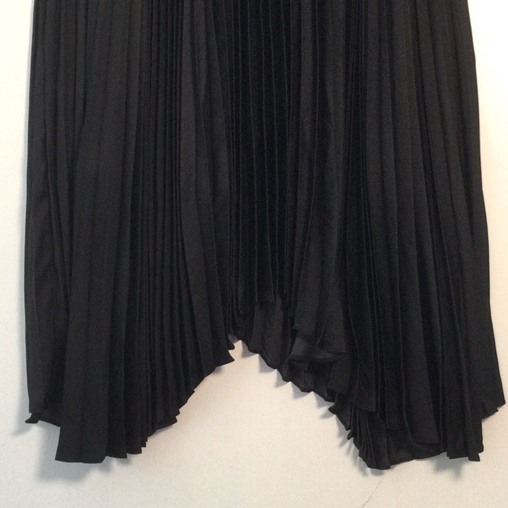 ELIE TAHARI, Black Pleated Midi Skirt - Picture 3 of 4